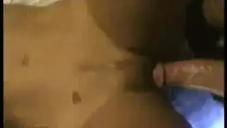 شقراء تقفز على قضيب ضخم