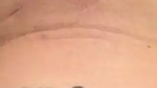 سكس عنيف: عاهرة غنية تتعرض للجماع العنيف على وجهها وتُستَخدم