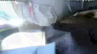 لاتتحدثين