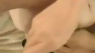 فيديو منزلي لزوجين هاويين في علاقة جنسية عنيفة