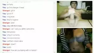 عاهرة شرجية شقراء صغيرة: فقط من أجل متعته