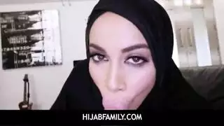 فانتازيا حجاب جنسية: رغبات فيكتوريا جون وهيتي المثيرة