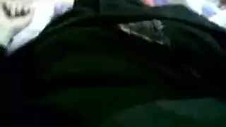 صغيرة تتناك من عنتيل زب خشين