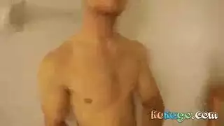 جنس حمام ساخن: مشهد إكس إكس إكس بإيلاج مزدوج
