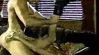 سيلا سانت جيمس وصديقتها الوقحة في ثُلاثي مليء بالسائل المنوي