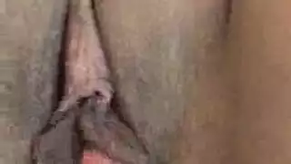 آسيوية تُحشى مزدوجاً في مؤخرتها وتُضخ بالسائل المنوي