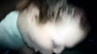 عاشقة المص: أخذ ذلك الزب الأسود الكبير بعمق