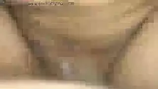 فتاة نادي نسائية صغيرة تستفيد من رجل