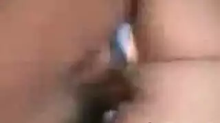 إباحية عربية قوية: فرج محلوق ومبلول، وجنس في السيارة