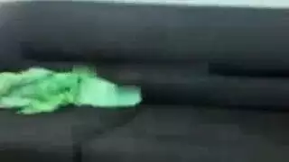 فتات تلعب بكسها وتنمحن علا لويب كام