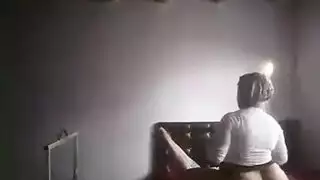نساء، يمارسن الإستنماء