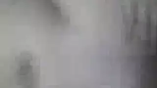 سكرى ومستعدات للجنس الجماعي