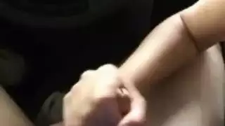 كبير الثدي سمراء استمناء و استمناء في السيارة