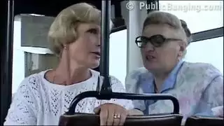 مص قوي في الحافلة ابتلاع كل قطرة