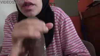 فتاة عربية بمؤخرة كبيرة في جنس جماعي بين الأعراق مع فحول سوداء
