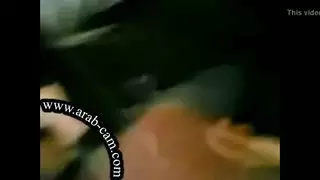 إباحية عربية: فتاة محجبة تفتح ساقيها للعق عميق للكس