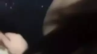 عاهرة جزائرية تأخذه بعمق في طيزها