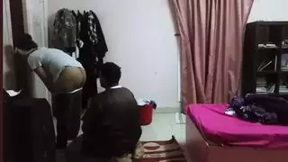 فتى عربي يلعق فتاة في فتحة شرجها الضيقة