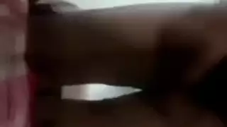 فتاة مصرية شقية محجبة تُمارس الجنس الفموي