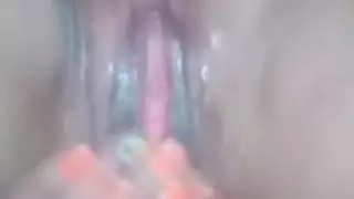 سونيا تتوسل من أجل قذف غزير