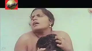 جمال ساذج يُدمر بقضيب ضخم