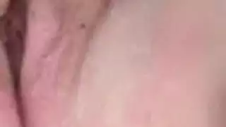 مشهد ثنائي صريح مع شرج عميق ونيك حلق قاس