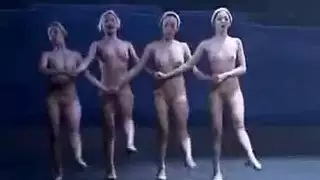 آلهات داكنات يستمتعن بجنس خشن وقذف داخلي