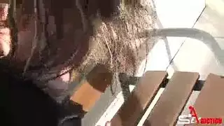 مهمة سرية: إيصال الفتاة النائمة للنشوة