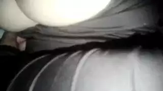سكس ينيك مراته قدامه وتصي