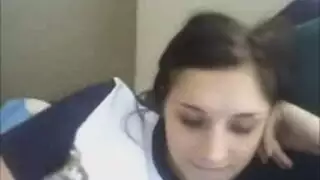 رجل ناضج يمارس الجنس بشدة مع سمراء تان متحمسة في مشهد إباحي عاطفي