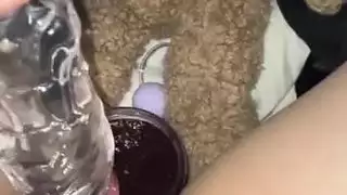 مراهقات هواة عربيات ساخنات: نزوة طعام جماعي مع قذف كريمي