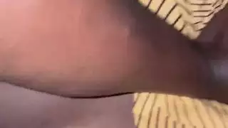 قضيب أسود ضخم يدق فراشة مراهقة غارقة