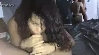 جنس صريح في الخارج مع طالبة شابة مفتونة الجسد