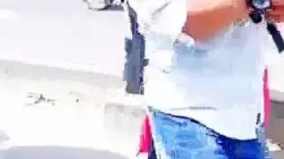 فانتازيا خارجية إباحية: عاهرة لاتينا ساخنة تُداس في العلن