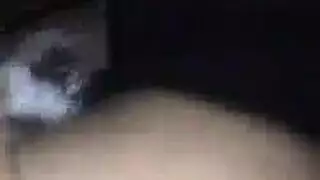 قاصر شقراء تخلع سروالها الداخلي الأزرق لجماع جماعي