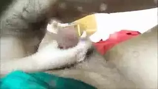 شاب ينيك بنته وهي مش راضي