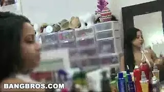أنت ملكي من الآن — اركع على ركبتيك