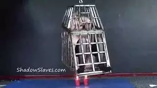 مقيدة ومُضخة: عاهرة شرج عميق