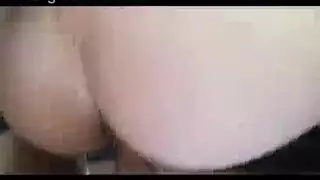 المراهقة حمراء الشعر من بريطانيا تعرض كسها العاري وتتوسل لشرجي قاسي
