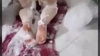 سكس شاب يحمي زبه