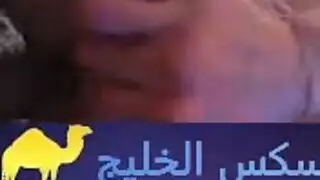 شرموطة تتناك من ثلاثة رجال زنجيين