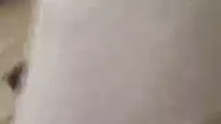 القائد الأعلى يُفرغ شهوته بمساعدة يد سرية