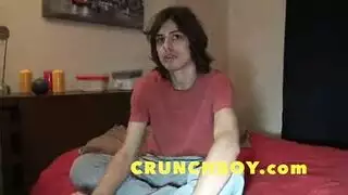 شاب مثلي مثير يحصل على قذف على الوجه