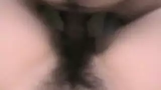 نيك كلبة: معجبة بانحنائها من الخلف