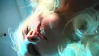 جنس سحاقي عنيف: أخت خطيبي البرية تعاقبني