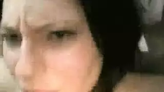 مراهقة جيد تُمارس الجنس بجنون: مهبل ثمل ويتسرب