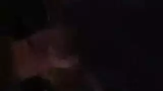 جار ساخن: البريطانية تكشف كل شيء للكاميرا