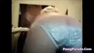 فحل مسن يلقحني تحت ضوء القمر