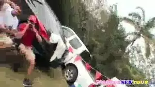 حفلة جنسية مراهقة مع أثداء ضخمة، مؤخرة ممتلئة، ولعق كس مبلل