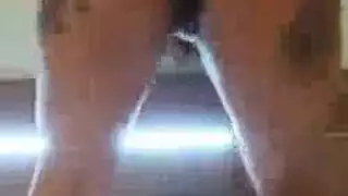 يطارد الأزبار الصلبة لجماع عنيف